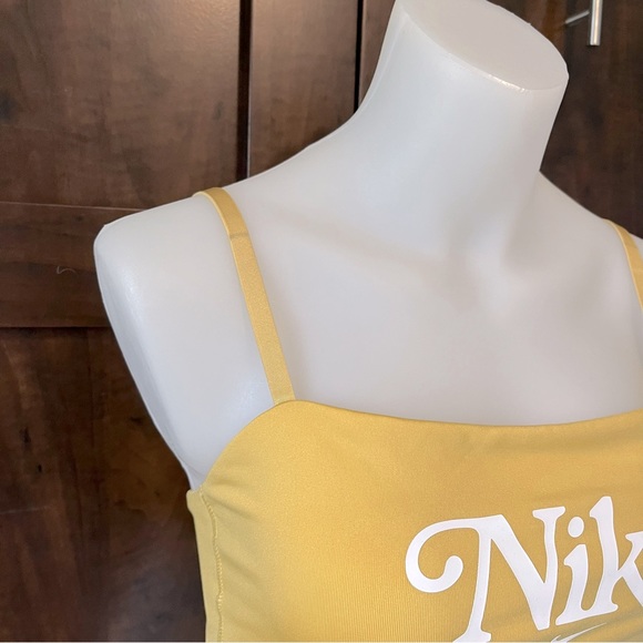 NIKE Retro Femme Bandeau Sports Bra - Mango, Medium - Picture 9 of 9